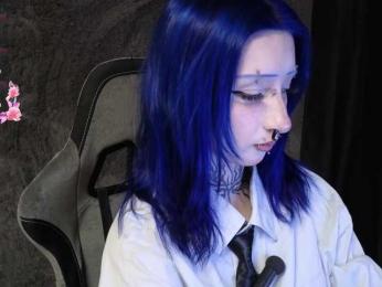 YoungAlice1 webcam model stream image