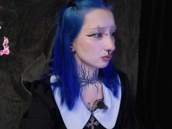 YoungAlice1 webcam model stream image