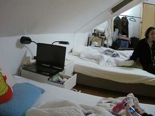 voyeurcam-julmodels-bed-4 webcam camsoda model stream image