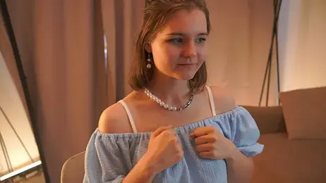 SariTolle webcam model stream image