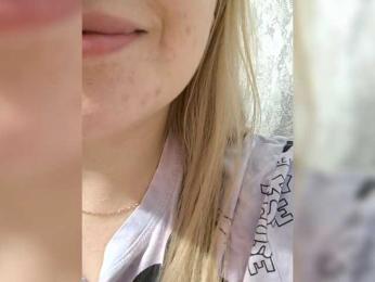 LiliTmil webcam model stream image