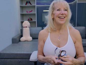 FitCougar webcam model stream image