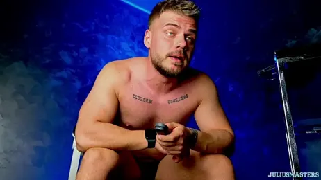 CLOUDYJULIUS webcam model stream image