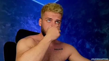 CLOUDYJULIUS webcam model stream image