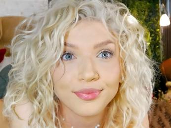 EmmaAmstrong webcam model stream image