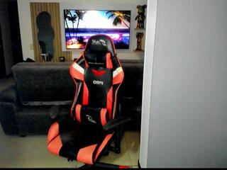 Uxio X webcam model stream image