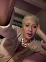 divinaerotica webcam model stream image