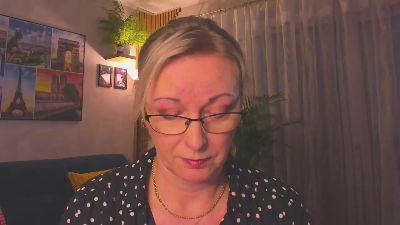 VanessaLUX webcam model stream image