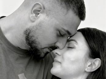 AdelleandCrish webcam model stream image