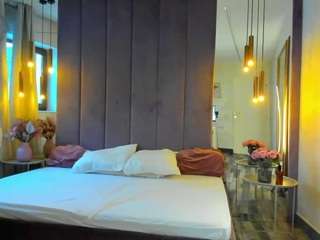 elya-rose webcam camsoda model stream image