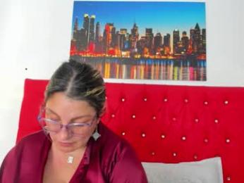 sweet__mature webcam model stream image