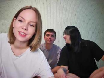 DivineTrio webcam model stream image
