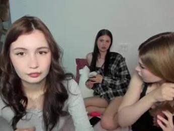 eumomino webcam chaturbate model stream image