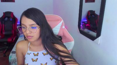 room_kiitty webcam cam4 model stream image