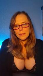 m_o_na_x webcam cam4 model stream image