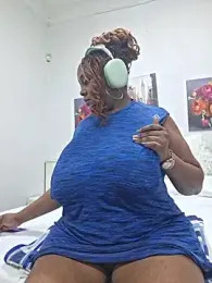 Thasha8 webcam model stream image
