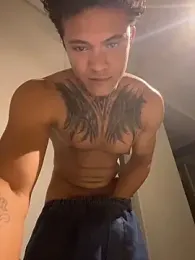 Raphaael2 webcam stripchat model stream image