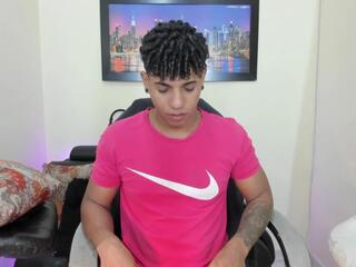 Yoxi Martinez webcam flirt4free model stream image