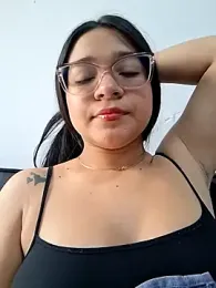 -VICKKY webcam model stream image