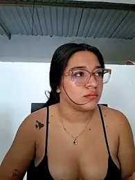 -VICKKY webcam stripchat model stream image