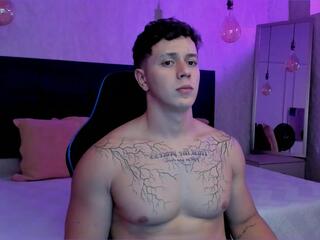 Ashton Hils webcam model stream image