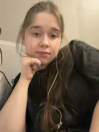 HornyGirlH webcam stripchat model stream image