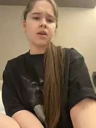 HornyGirlH webcam stripchat model stream image