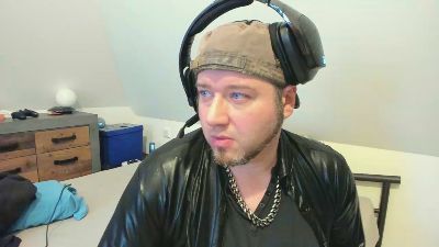 RLPlover webcam model stream image