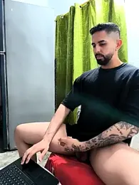 giannis090 webcam model stream image