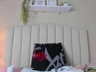 mia-thompson-1 webcam model stream image