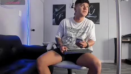 Cristopher_strong webcam stripchat model stream image