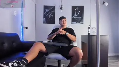 Cristopher_strong webcam model stream image