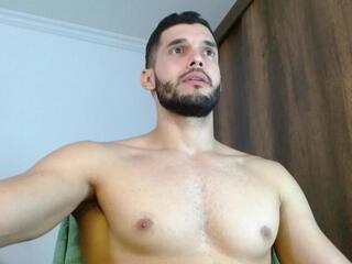 Tom Wills webcam model stream image