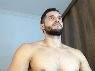 Tom Wills webcam model stream image