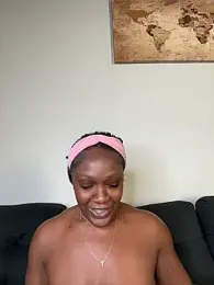 TilaTotti webcam model stream image