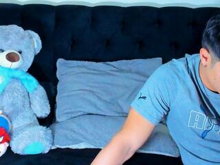 Ryan Garden webcam model stream image