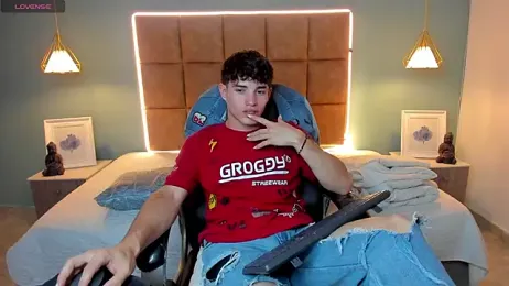 AlejooTwink webcam stripchat model stream image