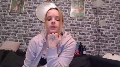 xHotmilf87x webcam cam4 model stream image