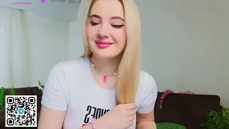 oliviabr0wn0 webcam stripchat model stream image