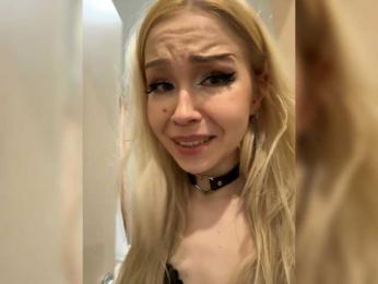 freakfarm webcam model stream image