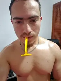 TouchDaddy4 webcam model stream image