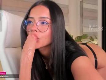 missnataly_ webcam model stream image