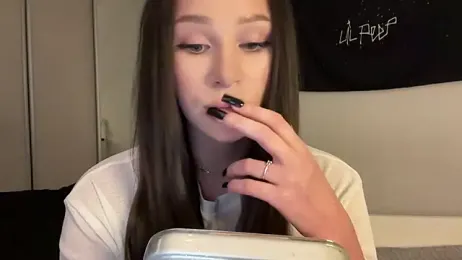 ur_molly webcam model stream image