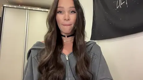 ur_molly webcam model stream image