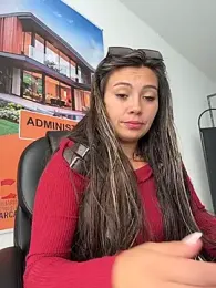 LIZ-06_ webcam stripchat model stream image