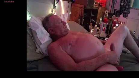 Pussyeat2please webcam model stream image