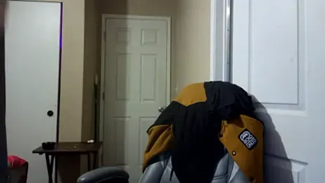 Huntzg23 webcam stripchat model stream image