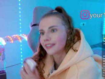 VikkiExtraCheese webcam bongacams model stream image