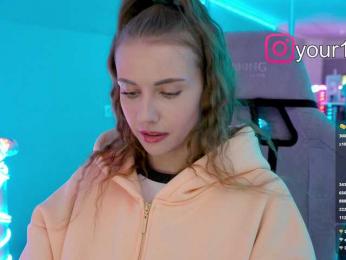 VikkiExtraCheese webcam bongacams model stream image