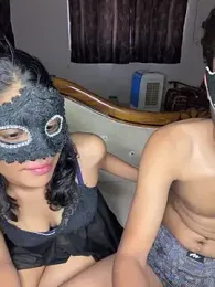 Love_Birds00 webcam model stream image